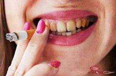 你的牙齿越来越黄可能是这些原因引起